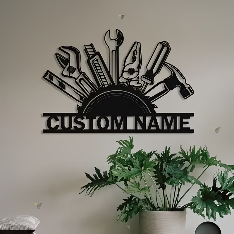 Tools Name In Workshop - Personalisierte Metall-Werkzeug-Wandkunst - Individuelles Werkstatt-Namensschild, Langlebige